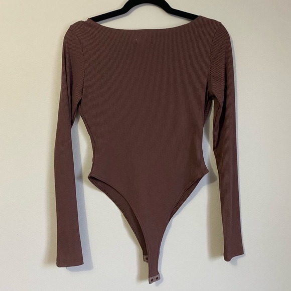 Meshki Malene Seamless Longsleeve Bodysuit in Mauve - Picture 6 of 7